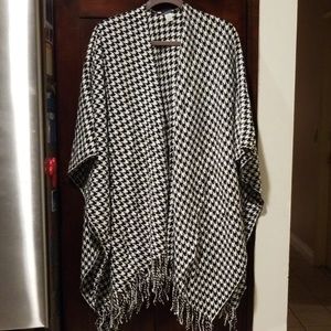 Houndstooth Wrap